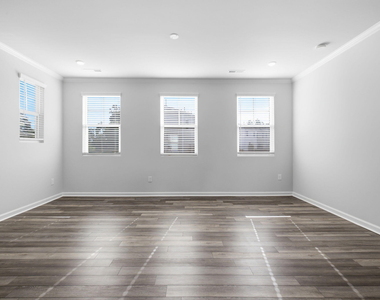 1011 Hemlock Cone Way - Photo Thumbnail 9