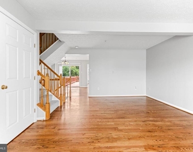 427 Mayapple Court - Photo Thumbnail 2
