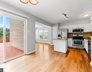 427 Mayapple Court - Photo Thumbnail 8