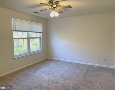 303 Tall Pines Court - Photo Thumbnail 9