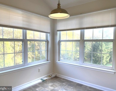 303 Tall Pines Court - Photo Thumbnail 8