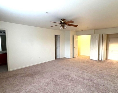 4967 Clarendon Terrace - Photo Thumbnail 12