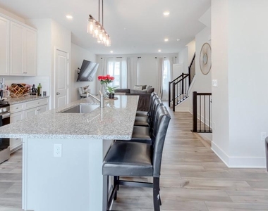 11042 Corvin Place - Photo Thumbnail 35