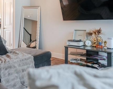 11042 Corvin Place - Photo Thumbnail 17