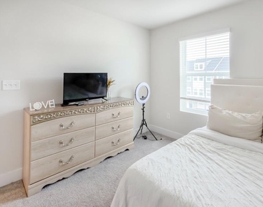 11042 Corvin Place - Photo Thumbnail 57