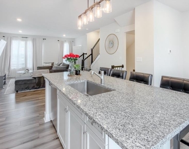 11042 Corvin Place - Photo Thumbnail 33