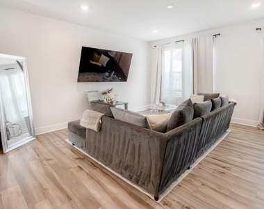 11042 Corvin Place - Photo Thumbnail 31