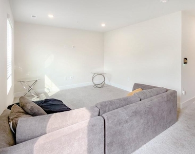 11042 Corvin Place - Photo Thumbnail 25