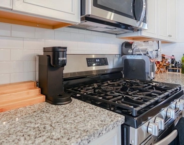 11042 Corvin Place - Photo Thumbnail 10