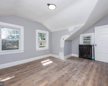 10 S Belle Grove Road - Photo Thumbnail 16