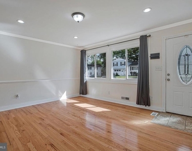3716 Valley Hill Drive - Photo Thumbnail 8