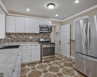 3716 Valley Hill Drive - Photo Thumbnail 11