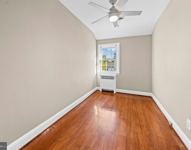205 Ridge Avenue - Photo Thumbnail 8