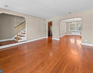 205 Ridge Avenue - Photo Thumbnail 2