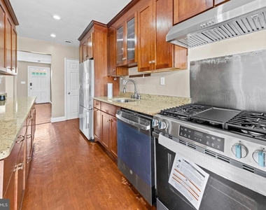 205 Ridge Avenue - Photo Thumbnail 6