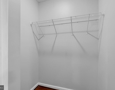 2103 Chelsea Terrace - Photo Thumbnail 15