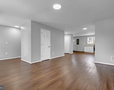 2103 Chelsea Terrace - Photo Thumbnail 9