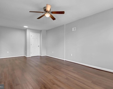 2103 Chelsea Terrace - Photo Thumbnail 16