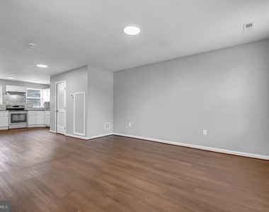 2103 Chelsea Terrace - Photo Thumbnail 10