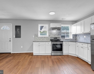 2103 Chelsea Terrace - Photo Thumbnail 4