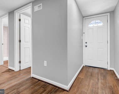 2103 Chelsea Terrace - Photo Thumbnail 20