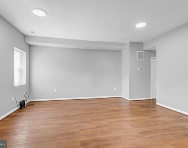 2103 Chelsea Terrace - Photo Thumbnail 8