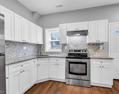 2103 Chelsea Terrace - Photo Thumbnail 6