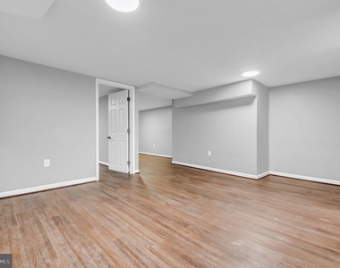 2103 Chelsea Terrace - Photo Thumbnail 18