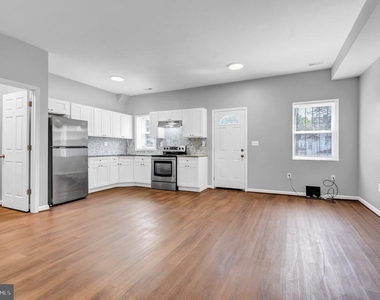 2103 Chelsea Terrace - Photo Thumbnail 4
