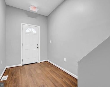 2103 Chelsea Terrace - Photo Thumbnail 2