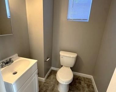 2101 Chelsea Terrace - Photo Thumbnail 11