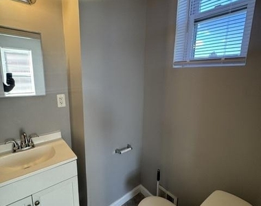 2101 Chelsea Terrace - Photo Thumbnail 23
