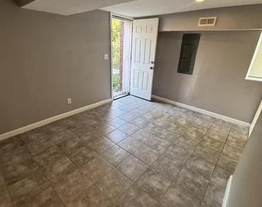 2101 Chelsea Terrace - Photo Thumbnail 22