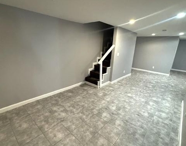 2101 Chelsea Terrace - Photo Thumbnail 14