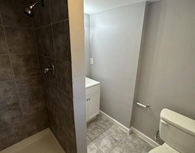 2101 Chelsea Terrace - Photo Thumbnail 18