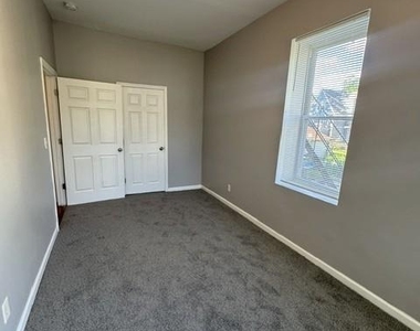 2101 Chelsea Terrace - Photo Thumbnail 12
