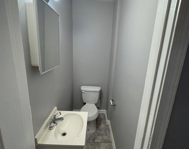 2101 Chelsea Terrace - Photo Thumbnail 7