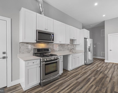 1235 W Lafayette Avenue - Photo Thumbnail 8