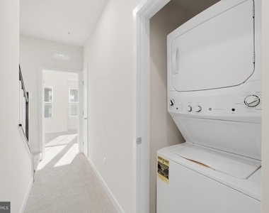 1834 Park Avenue - Photo Thumbnail 18