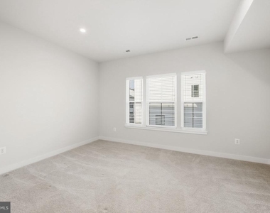 1834 Park Avenue - Photo Thumbnail 15