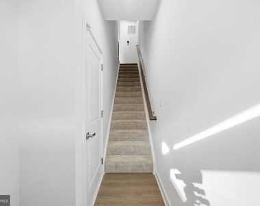 1834 Park Avenue - Photo Thumbnail 2