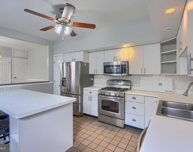 136 E Gittings Street - Photo Thumbnail 5