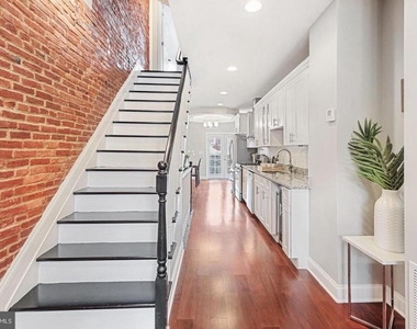 816 S Potomac Street - Photo Thumbnail 3
