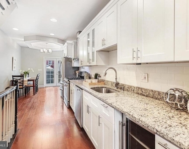 816 S Potomac Street - Photo Thumbnail 4