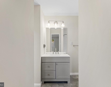908 Country Terrace - Photo Thumbnail 20