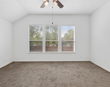 250 Maeves Way - Photo Thumbnail 24