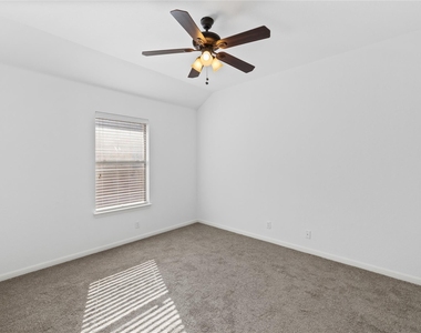 250 Maeves Way - Photo Thumbnail 10