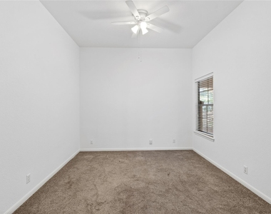 250 Maeves Way - Photo Thumbnail 11