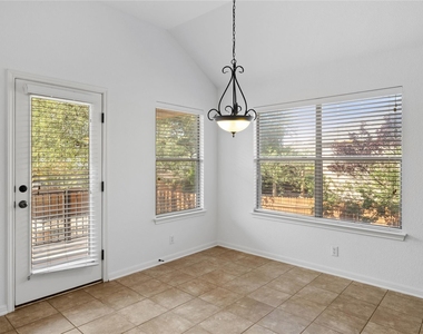 250 Maeves Way - Photo Thumbnail 17