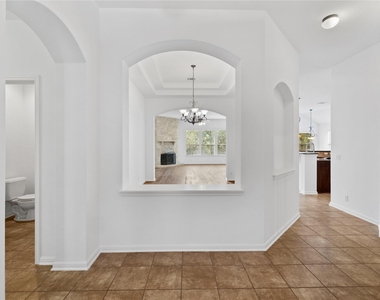 250 Maeves Way - Photo Thumbnail 5